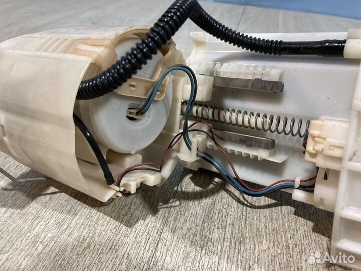 Бензонасос топливный Toyota Corolla E150 / Auris