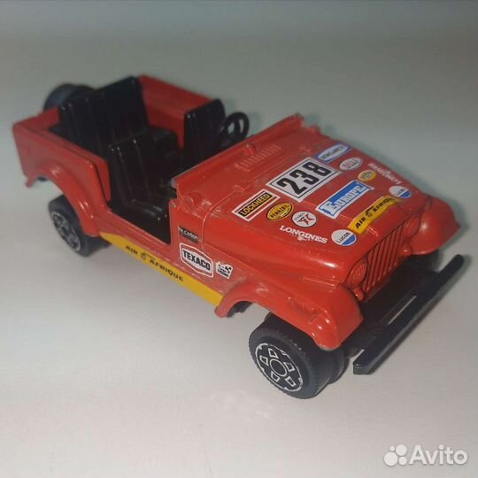 Модель Jeep Cj7 - Bburago 1:43