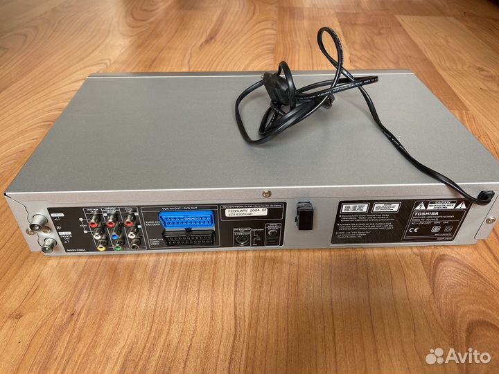 DVD VHS плеер Toshiba SD-24vlsl
