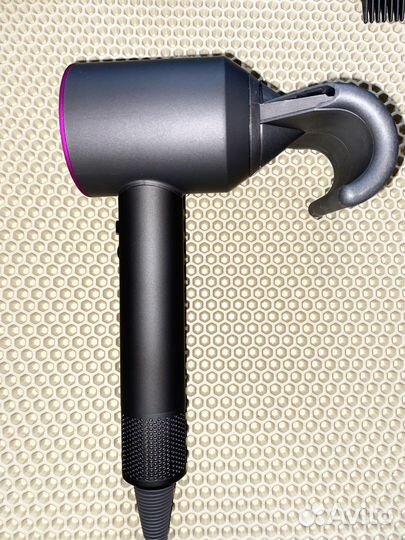 Фен Dyson Supersonic HD08 6 магнитных насадок