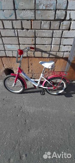 Детский велосипед четырехколесный