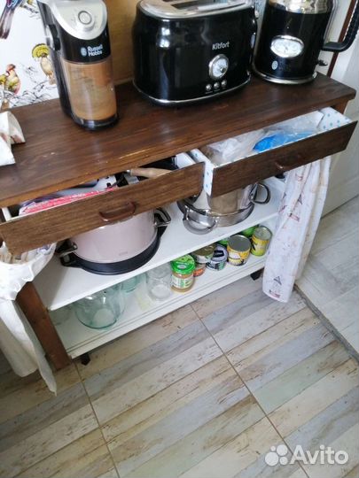 Столик, тумба, консоль