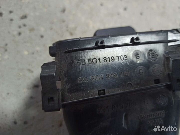 Дефлектор / воздуховод левый VW Golf 7