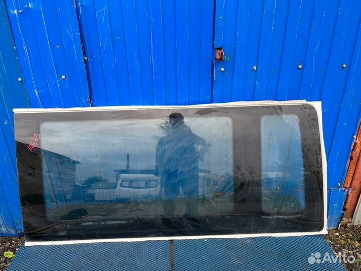 Стекло боковое Ford Transit 2.4