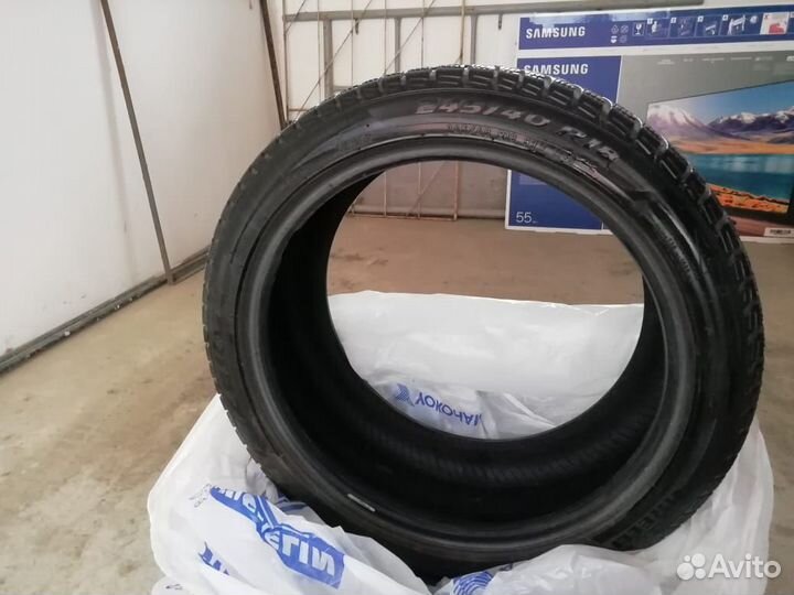 Pirelli Carrier Winter 245/40 R18