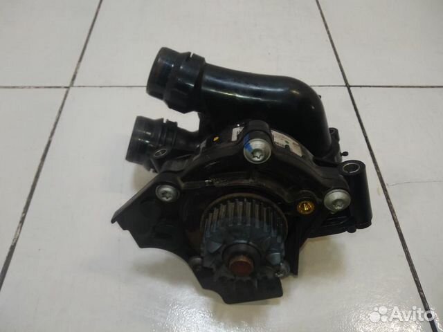 Насос водяной помпа Volkswagen Tiguan 5N1 2007-201