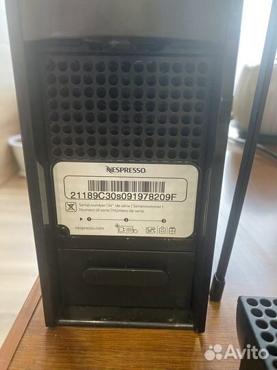 Кофемашина Nespresso essenza mini