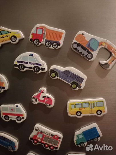 Магниты машинки и игрушечные инструменты