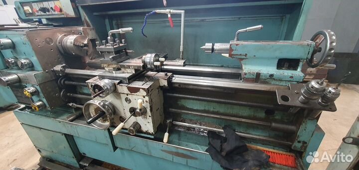 Токарно-винторезный станок TOS Trencn SUI 32/1000