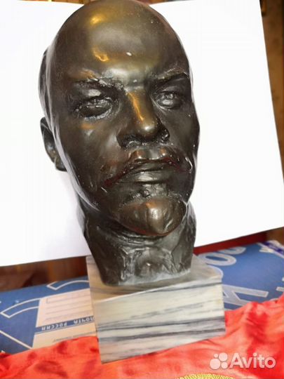 Бюст Ленина из бронзы, подставка мрамор
