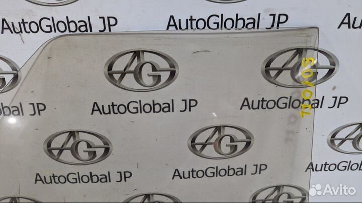 Стекло двери переднее левое Nissan Safari vrgy60