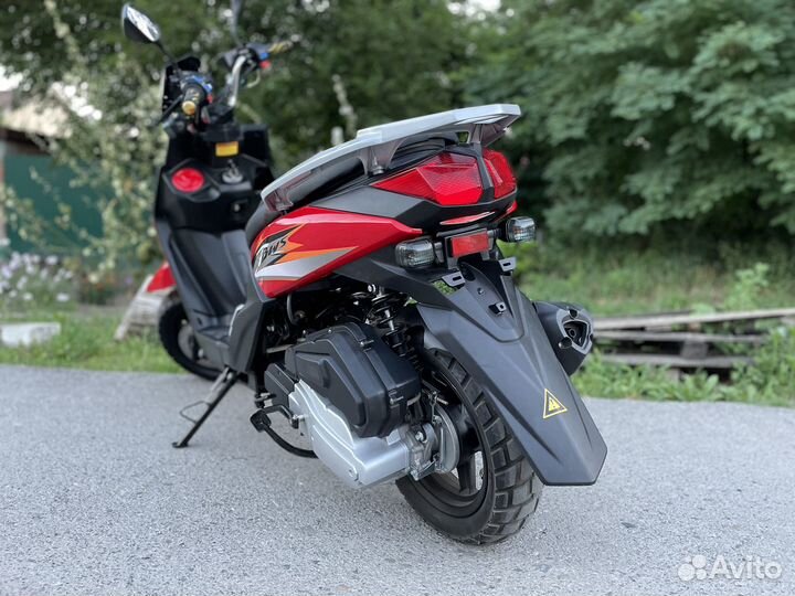 Скутер Wizard BWS