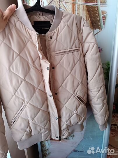 Бомбер куртка