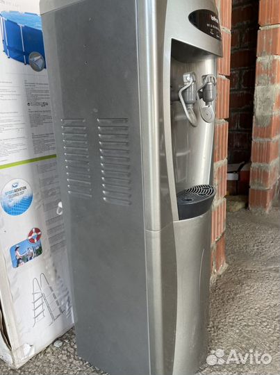 Кулер для воды HotFrost V208