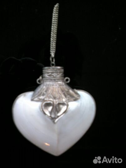 Изящное сердечко из перламутра в оправе