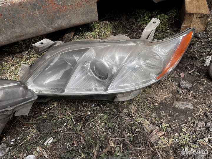 Фары на toyota camry 40