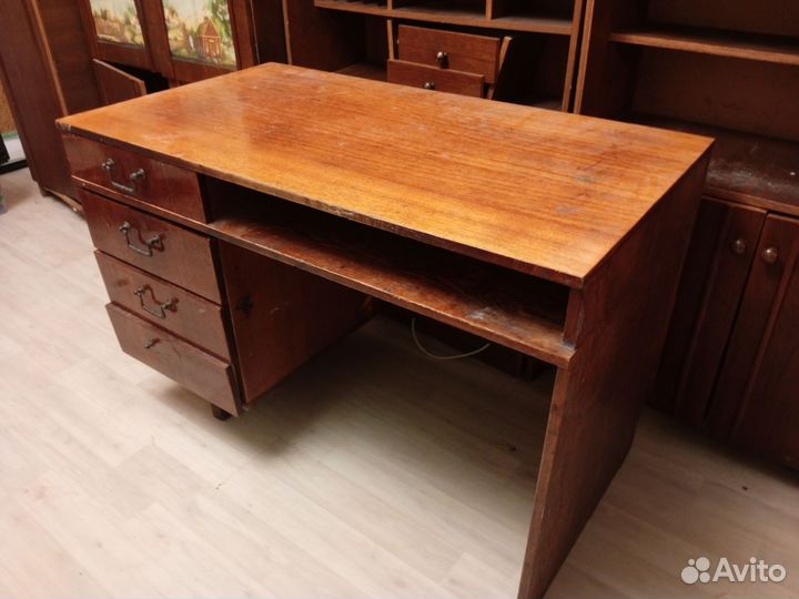 Стол письменный