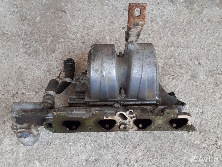 Коллектор впускной R90400224 Opel Zafira