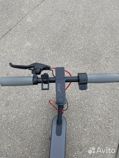 Электросамокат М365 V2