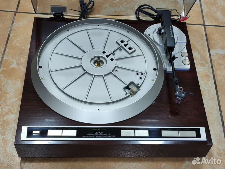Виниловый проигрыватель. Denon DP-37F