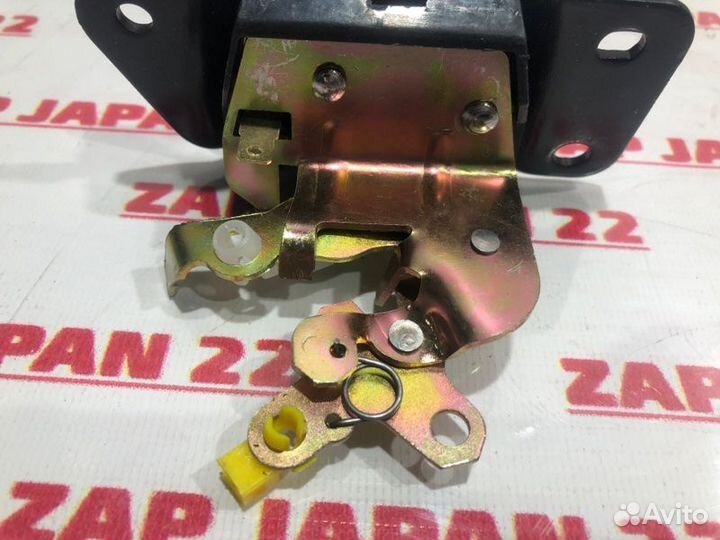 Замок двери багажника Mitsubishi