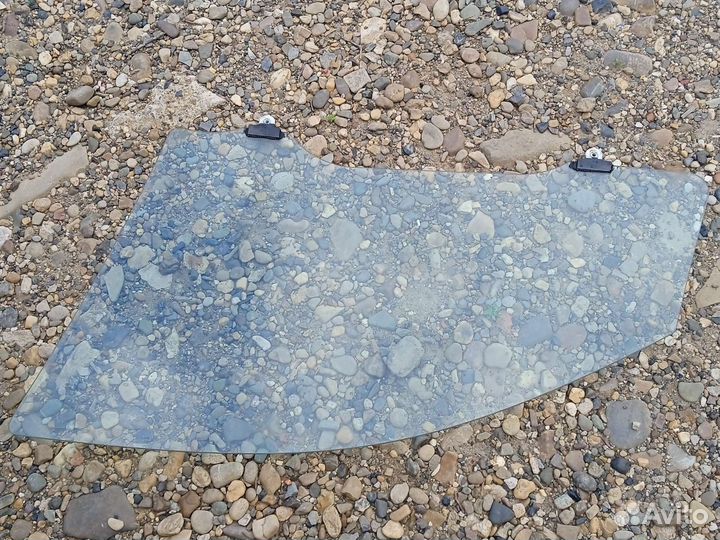 Mitsubishi ASX Стекло переднее правое