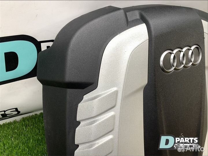 Декоративная крышка двс Audi Q7 CCF