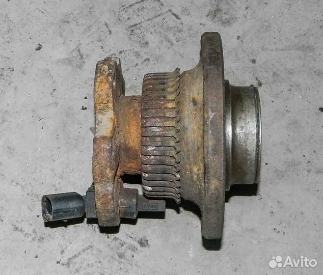 Ступица задняя VW Golf 4