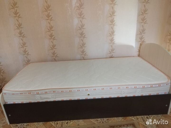 Кровать и матрас