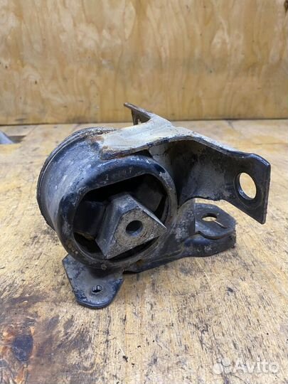 Подушка МКПП Ford Mondeo II седан NGA 1997