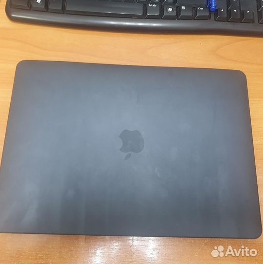 Apple MacBook Pro (13-inch, M1, 2020)
