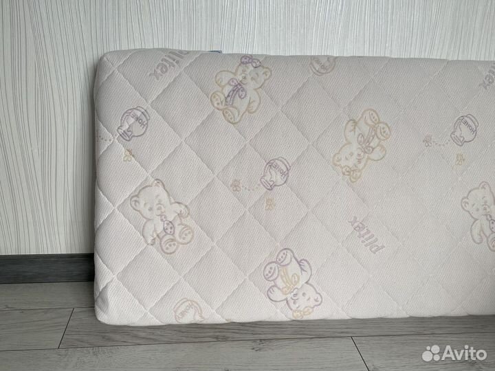 Матрас, бамперы для детской кроватки