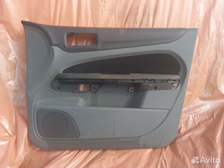 Обшивка передняя правая Ford Focus 2