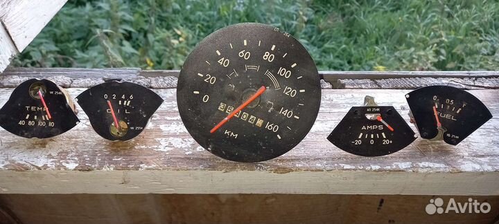 Приборная панель москвич 2140