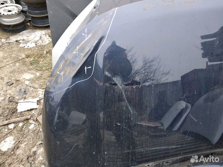 Капот Land Rover Discovery