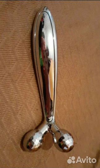 Массажер для лица новый