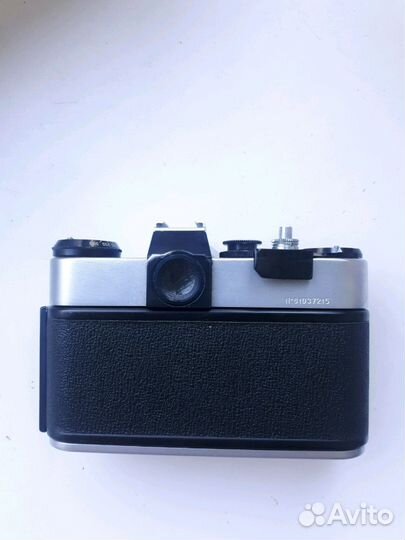 Фотоаппарат zenit EM.Объектив Helios-44mm