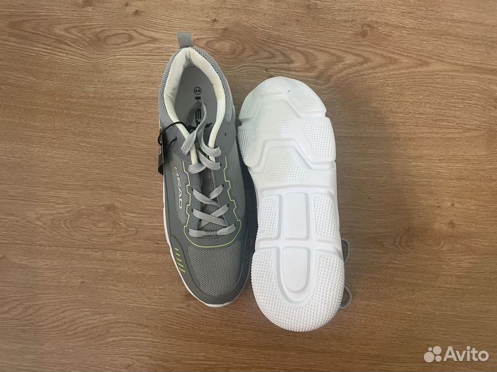 Мужские кроссовки 44 р