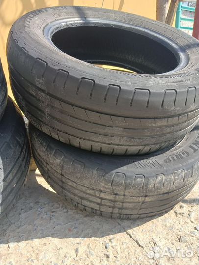 Goodyear EfficientGrip Performance 215/60 R16 99W