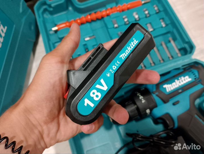 Дрель-Шуруповерт makita 18v новый, с гарантией