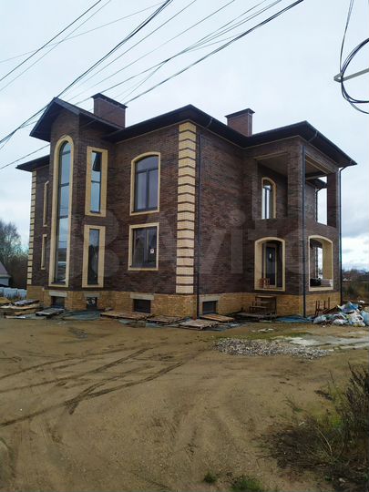 Дом 498 м² на участке 25 сот.