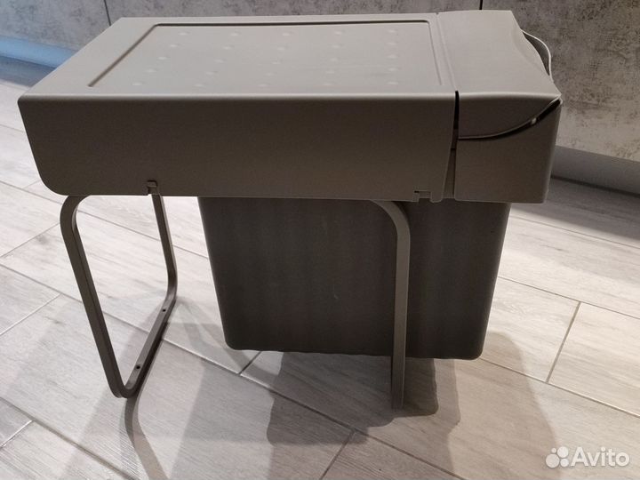 Держатель для мусорного ведра прямоуготьного