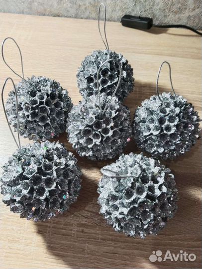 Новогодние игрушки