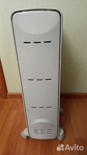 Масляный радиатор Delonghi напольный