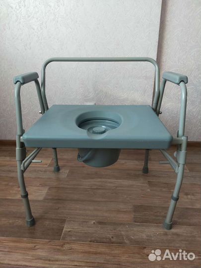 Кресло-Стул с санитарным оснащением