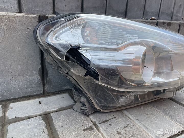 Фара Nissan Qasqai j10