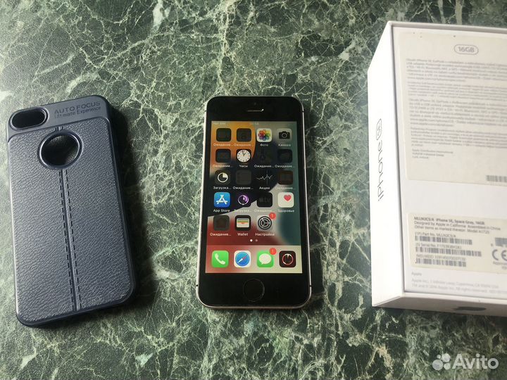 iPhone SE, 16 ГБ