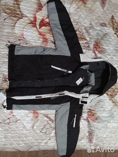 Куртка для мальчика новая