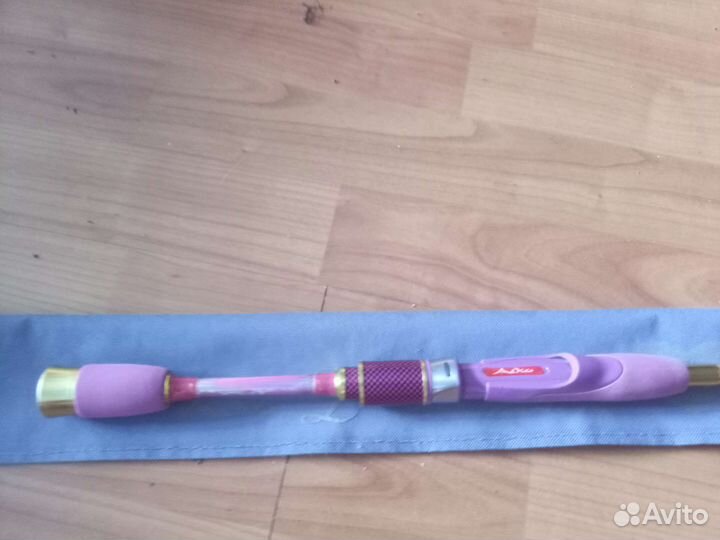 Гламурный спиннинг Aiko