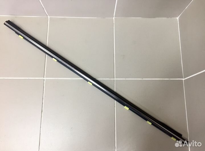 Молдинг заднего лев стекла SsangYong Actyon Sports